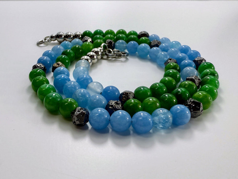 Edle Halskette aus 6 mm Aquamarin und Aventurin mit schwarzen Lavastein-Akzenten