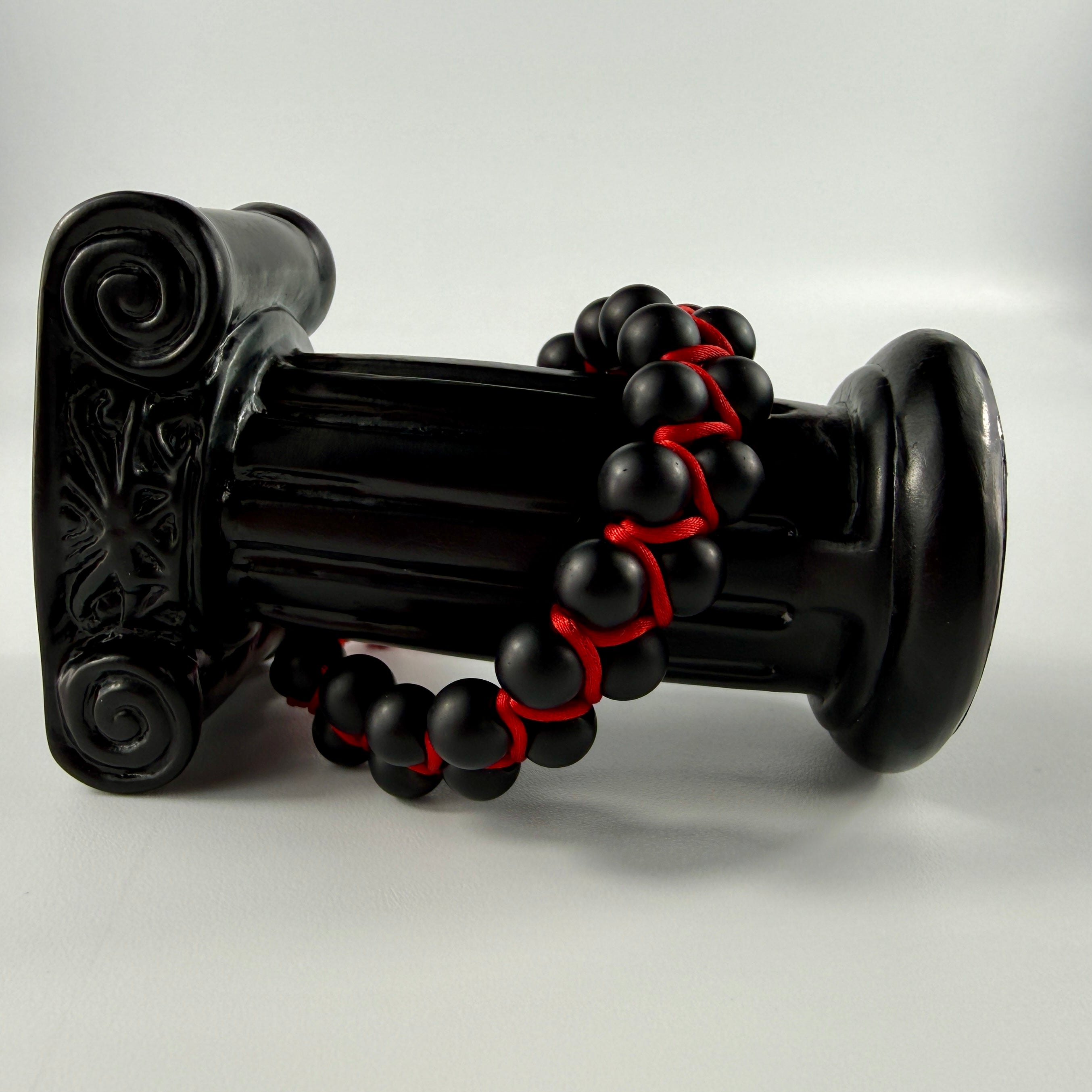 Onyx Armband zweireihig mit rotem Makramee