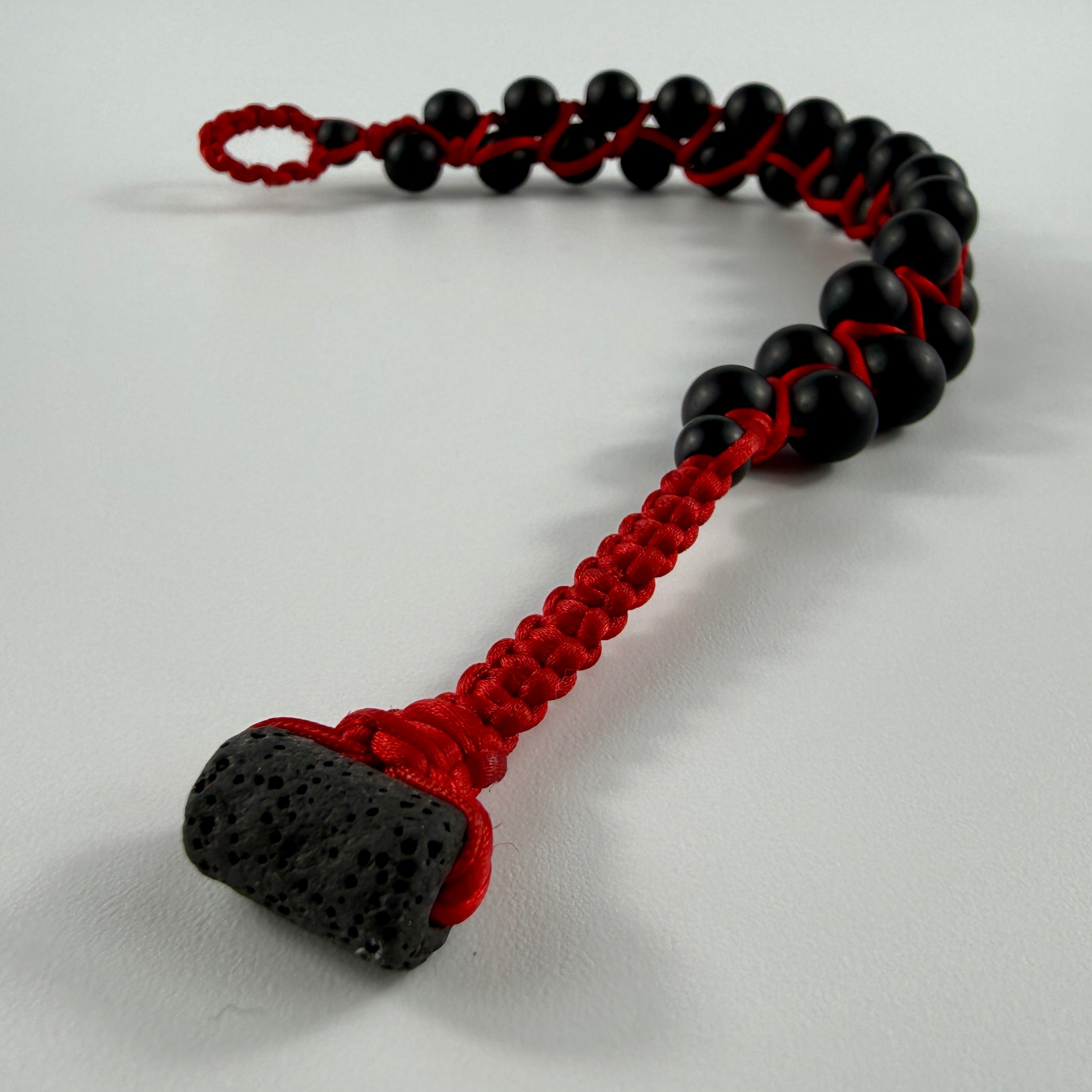 Onyx Armband zweireihig mit rotem Makramee