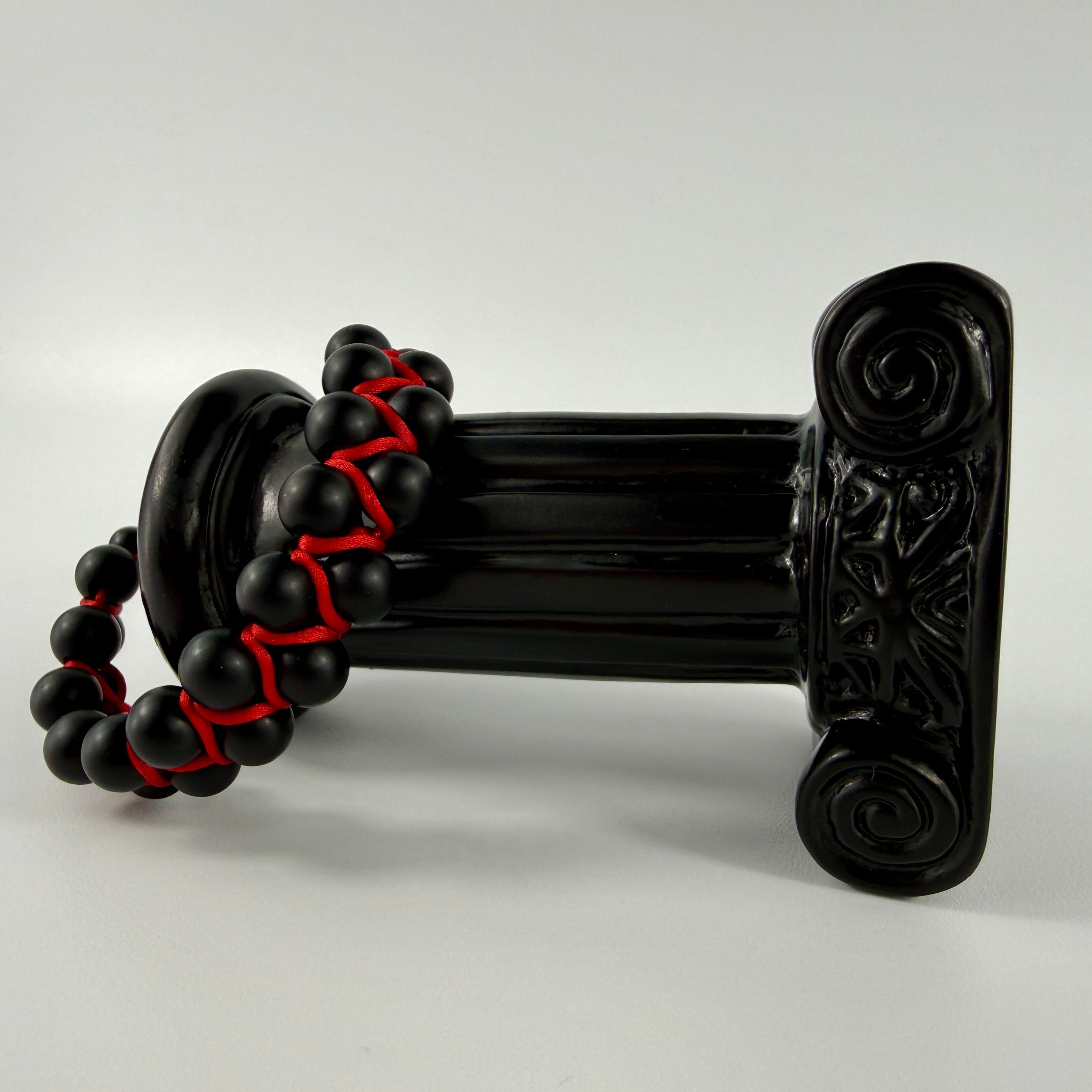 Onyx Armband zweireihig mit rotem Makramee