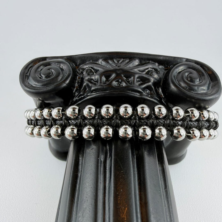 Edles zweireihiges Edelstahl-Perlen Armband geknüpft – Bracelets – mit Silber (Detailaufnahme)