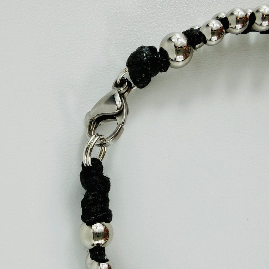 Edles zweireihiges Edelstahl-Perlen Armband geknüpft – Bracelets – mit Silber (Produktansicht)