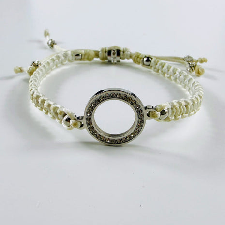 Elegantes geknüpftes Makramee Armband mit einem mit Zirkonia besetzten Edelstahlring und funkelnden Akzenten – Bracelets – m…