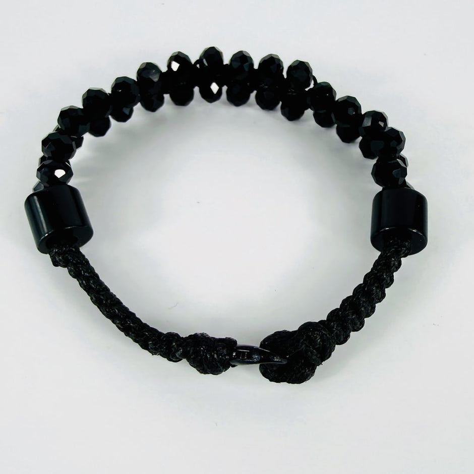 Elegantes zweireihiges Armband aus facettierten Glasperlen und Obsidian Edelstein-Elementen – Produktabbildung 4