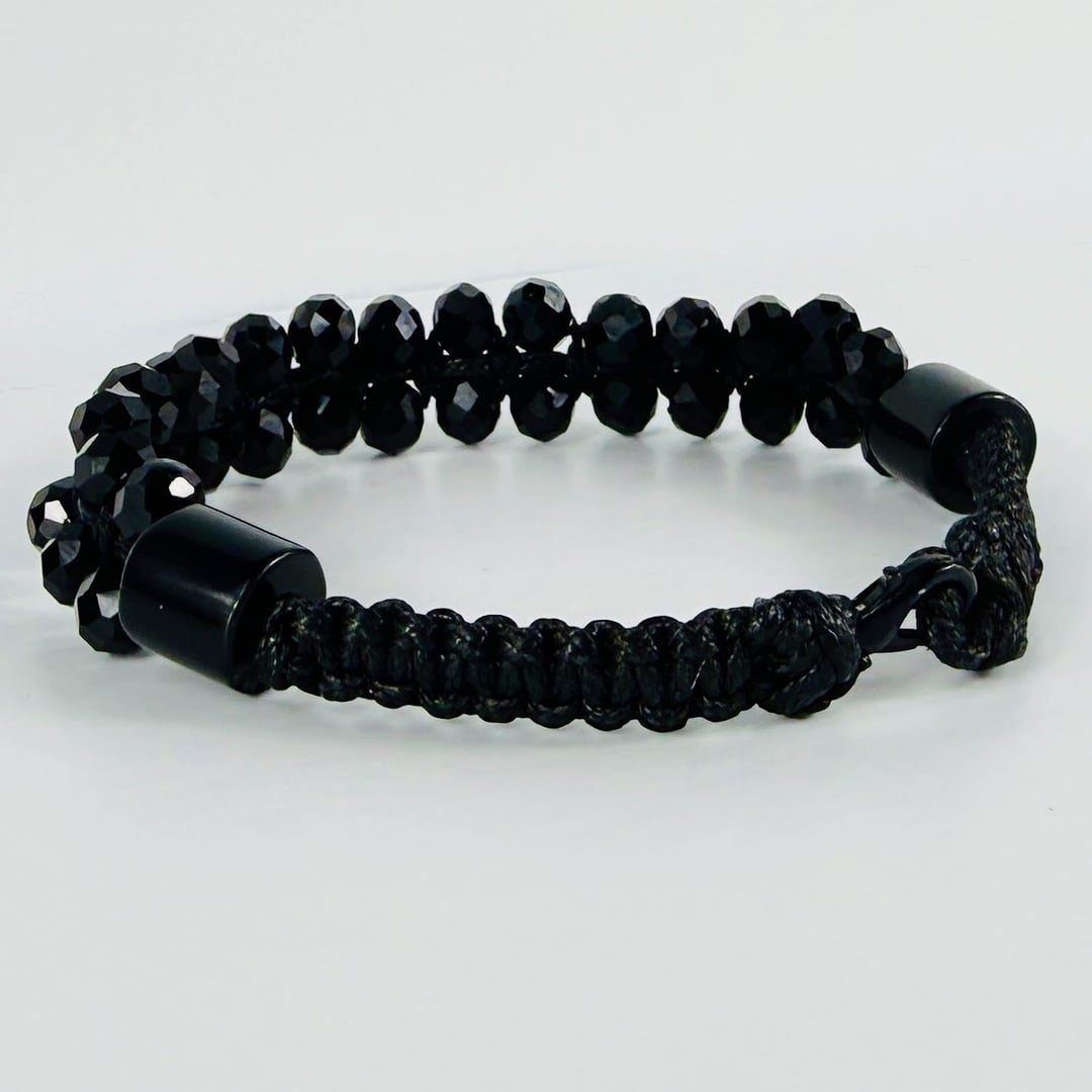 Elegantes zweireihiges Armband aus facettierten Glasperlen und Obsidian Edelstein-Elementen – Produktabbildung 5