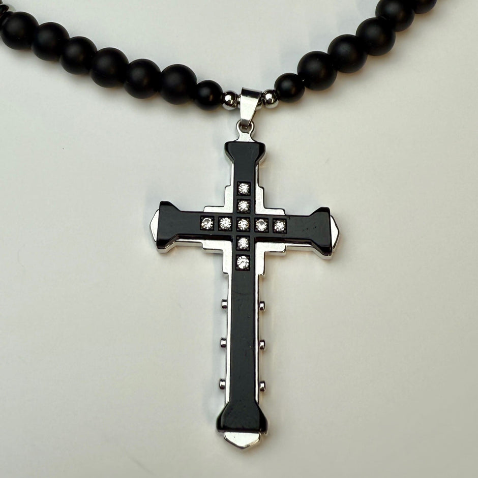Herrenkette mit Onyx-Perlen und dominantem Edelstahlkreuz in Schwarz