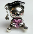 Handgefertigtes Rosenquarz-Armband mit Teddybär-Anhänger von Elurea, in Schweizer Handarbeit gefertigt und individuell anpassbar im 'Style it yourself'-Konzept, Teddybär-Anhänger