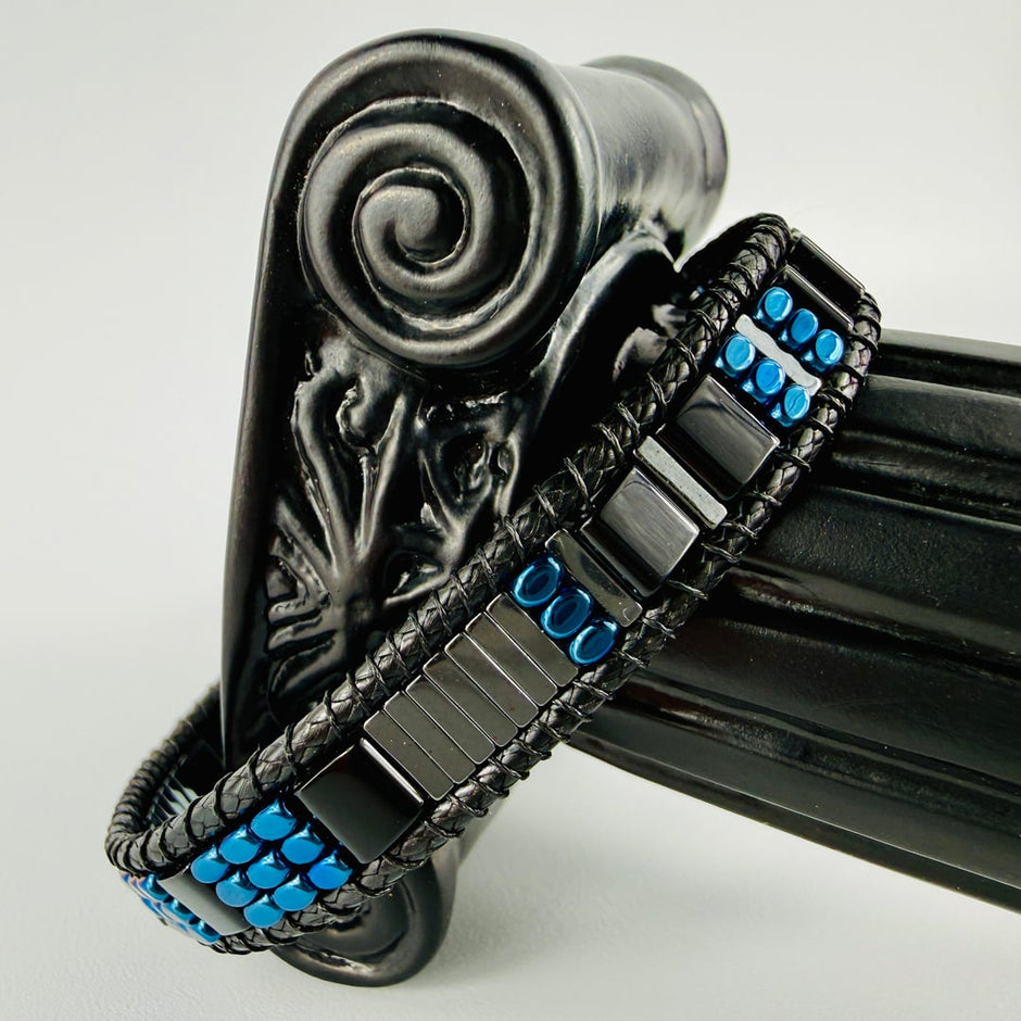 Flaches Armband mit feinen und detaillierten Hämatit-Steinen – Produktabbildung 7