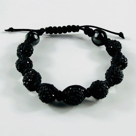 Geknüpftes Strassperlen-Armband mit Sambala-Makramee und Edelstahlperlen – Bracelets – mit Silber (Produktansicht)