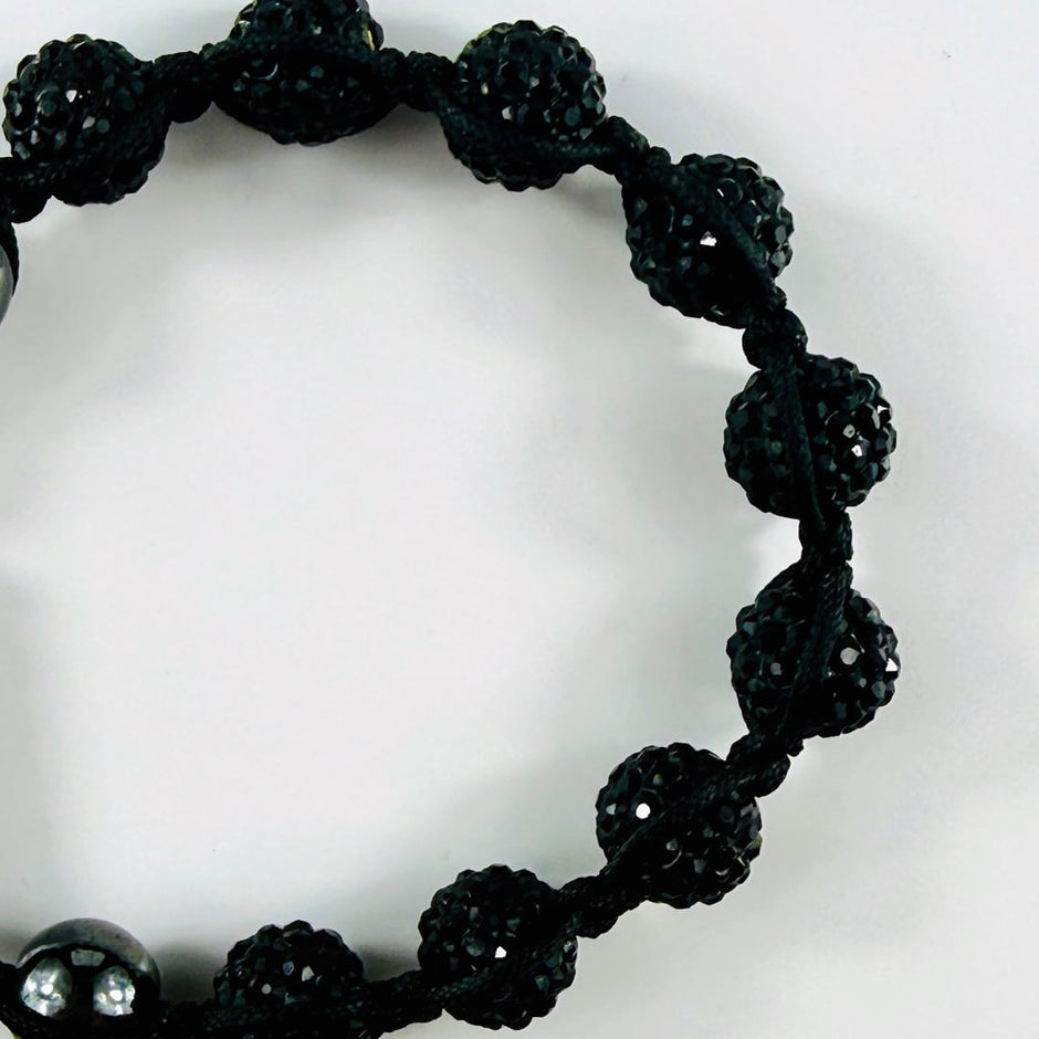 Geknüpftes Strassperlen-Armband mit Sambala-Makramee und Edelstahlperlen – Produktabbildung 5