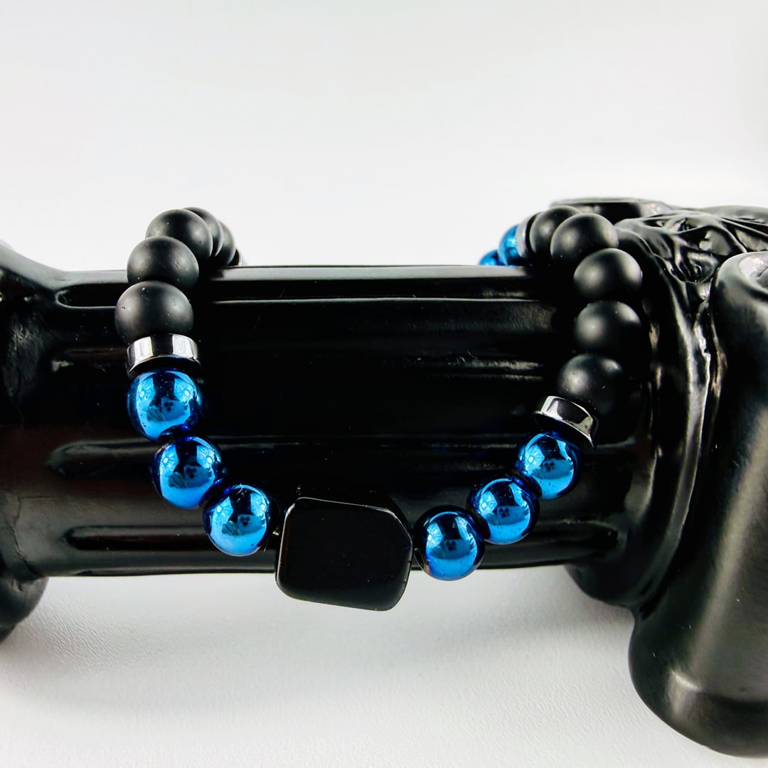 Halskette und Armband Kombination aus glänzend blauen Hämatit und Onyx-Perlen – Produktabbildung 10