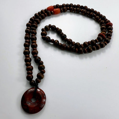 Gesamtansicht der Kette mit natürlicher Anordnung