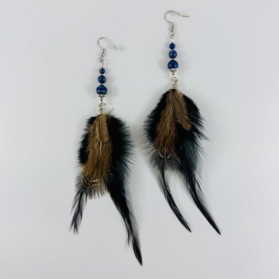 Lapislazuli Ohrhänger mit Feder – Earrings – mit Silber (Produktansicht)