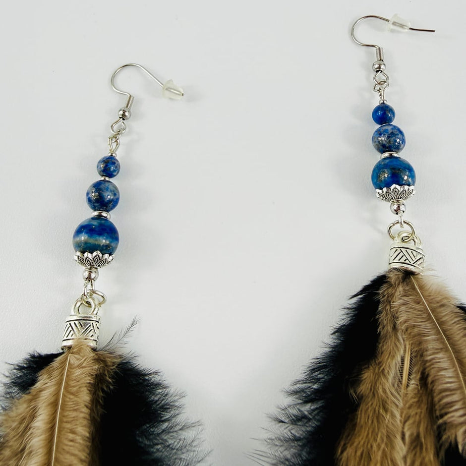 Lapislazuli Ohrhänger mit Feder – Produktabbildung 5