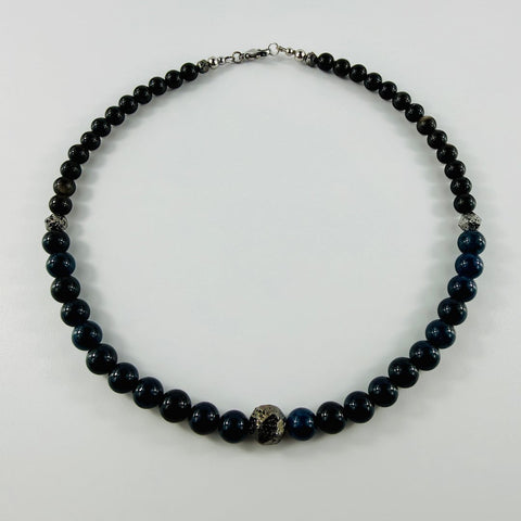 Markante Halskette mit tiefblauen Turmalin und silbrigem Obsidian kombiniert mit silbrigen Lavastein-Akzenten – Halsketten –…