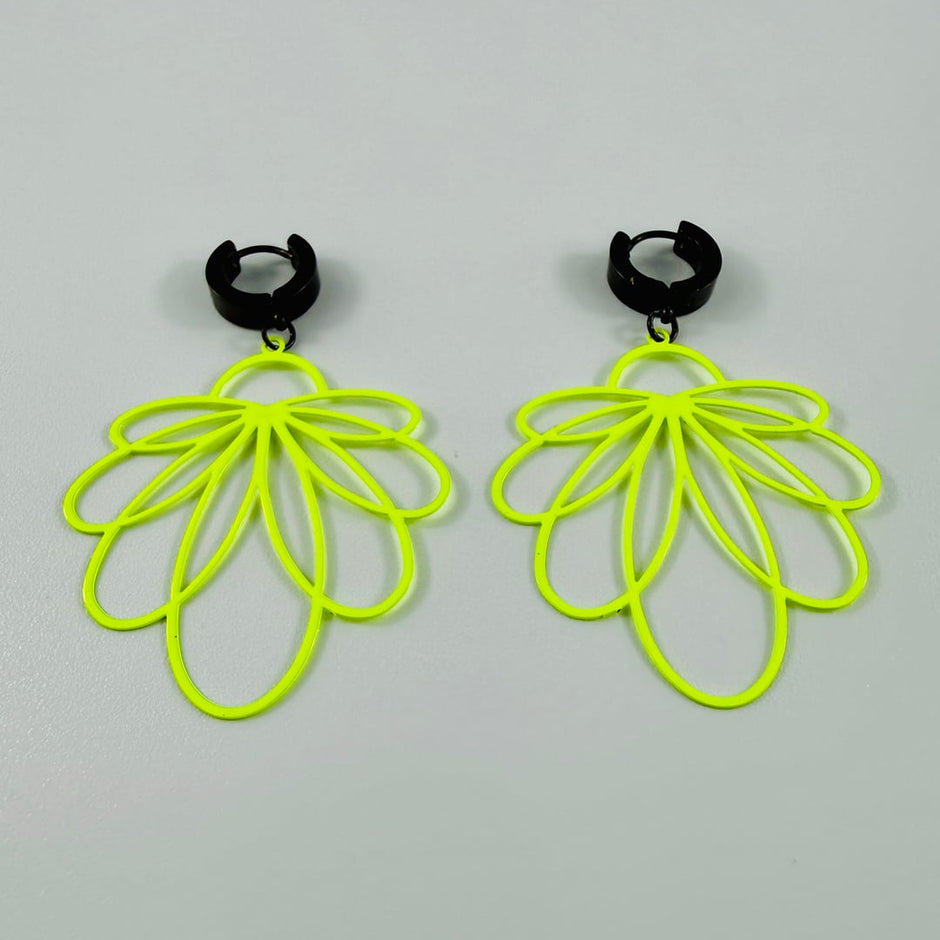 Ohrhänger und Choker Kette - UV-Fluoreszierendes Set – Earrings – mit Silber (Produktansicht)
