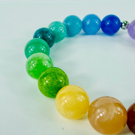 Regenbogen-Perlenarmband mit einem bunten Mix an Edelsteinen – Bracelets – mit Silber (Produktansicht)