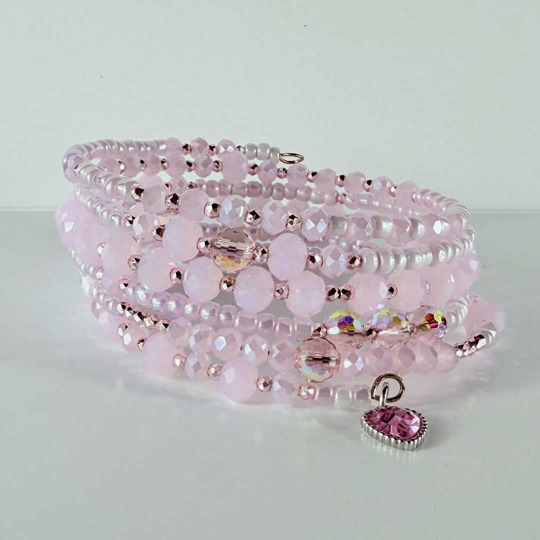 Spiralarmband mit rosa facettierten Glasperlen und Roccailles – Bracelets – mit Perle, Silber (Produktansicht)