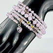 Spiralarmband mit rosa facettierten Glasperlen und Roccailles – Produktabbildung 4