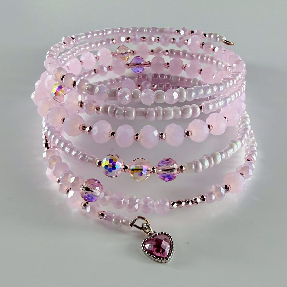 Spiralarmband mit rosa facettierten Glasperlen und Roccailles – Produktabbildung 5