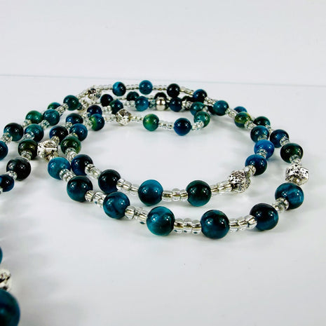 Stylische Tigeraugen-Y-Halskette mit silbrigen Lavasteinen, Rocailles und Federanhänger aus Edelstahl – Halsketten – mit Sil…