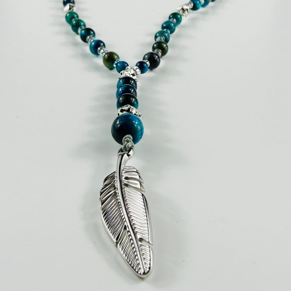 Stylische Tigeraugen-Y-Halskette mit silbrigen Lavasteinen, Rocailles und Federanhänger aus Edelstahl – Halsketten – mit Sil…