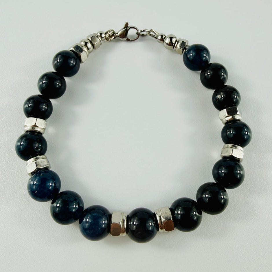 Stylisches Armband mit Mitternachtsblauem Turmalin kombiniert mit Edelstahlmuttern – Bracelets – mit Silber, Onyx (Produktan…