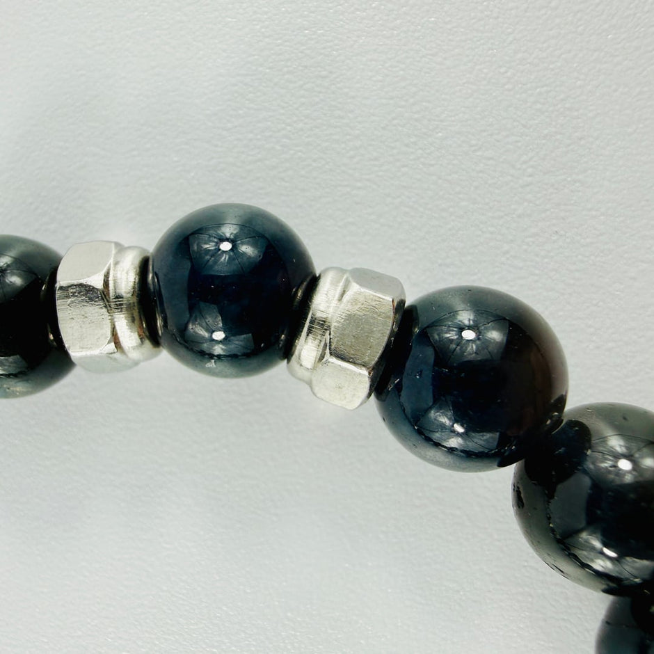 Stylisches Armband mit Mitternachtsblauem Turmalin kombiniert mit Edelstahlmuttern – Bracelets – mit Silber, Onyx (Produktan…