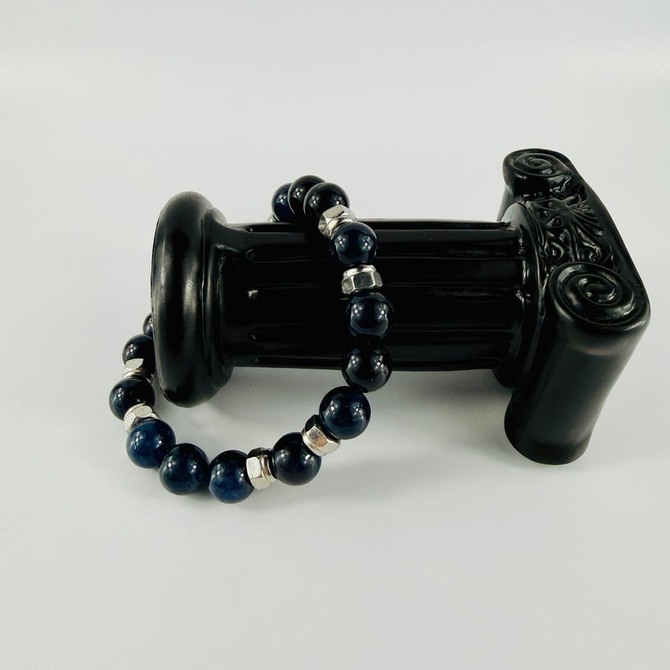 Stylisches Armband mit Mitternachtsblauem Turmalin kombiniert mit Edelstahlmuttern – Produktabbildung 9