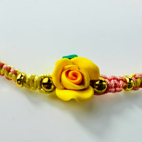 Zierliches Rosenarmband - mit klaren Rocailles und goldenen Hämatit-Perlen – Bracelets (Produktansicht)