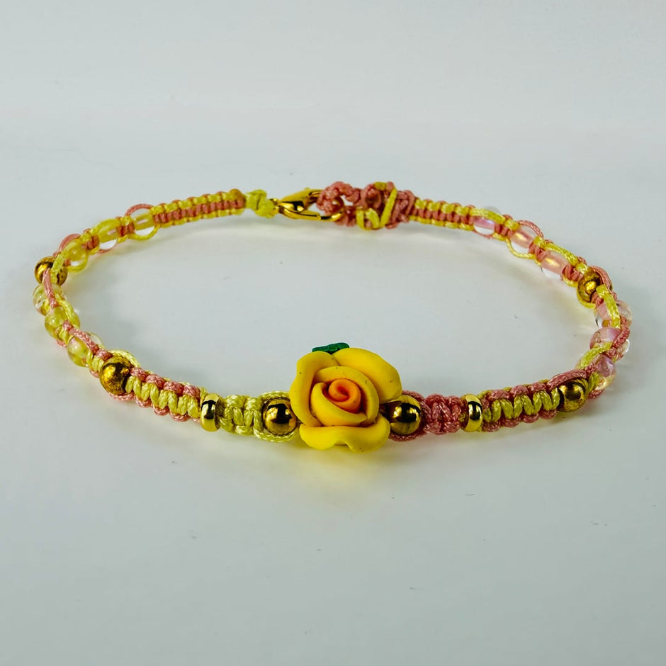 Zierliches Rosenarmband - mit klaren Rocailles und goldenen Hämatit-Perlen – Bracelets (Produktansicht)