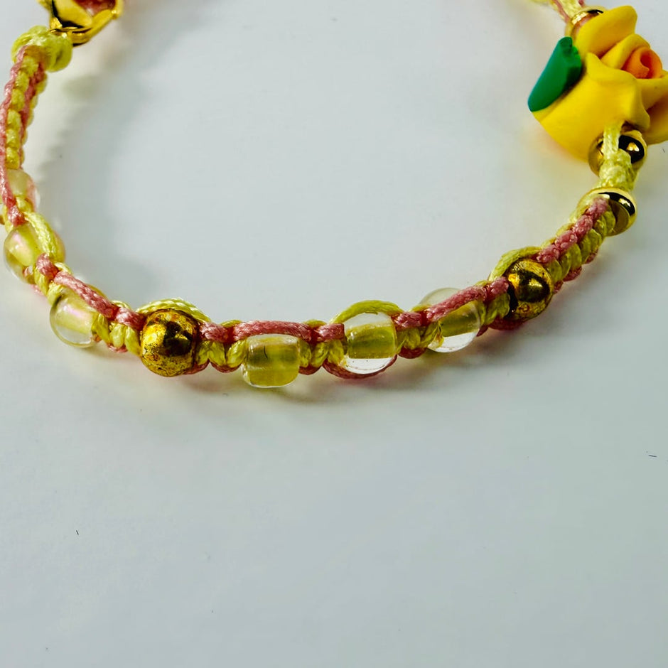 Zierliches Rosenarmband - mit klaren Rocailles und goldenen Hämatit-Perlen – Produktabbildung 5