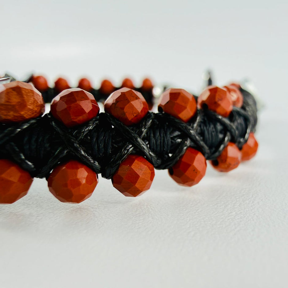 Zweireihiges Armband mit facettierten roten Jaspis Edelstein-Perlen – Produktabbildung 5